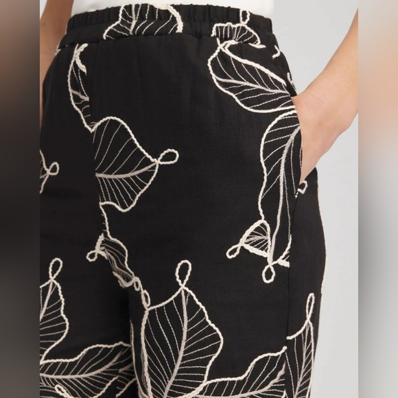 NWT Chicos Wide Leg Cropped Pants Size 1R - Picture 4 of 5